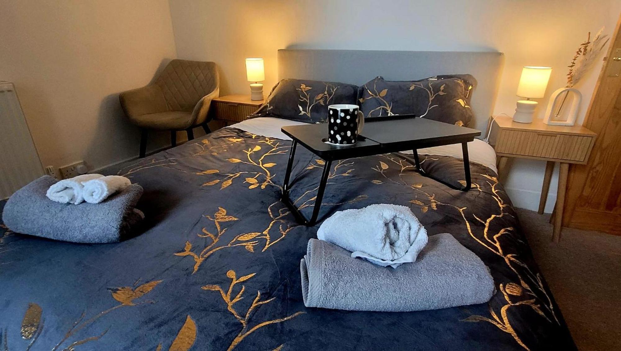 Stylish And Bright Flat In London N8 Turnpike Lane - Piccadilly Line Apartamento Exterior foto