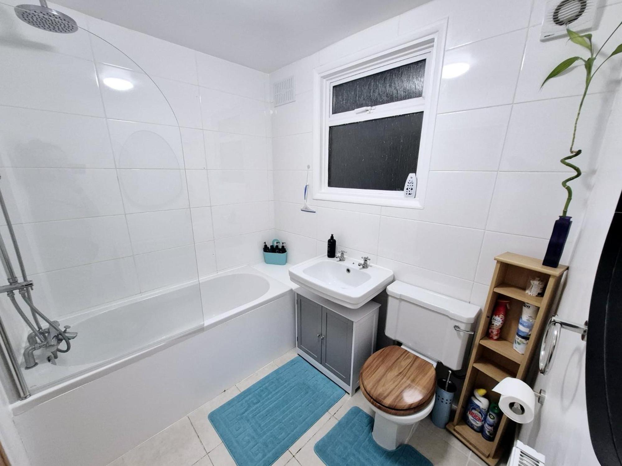 Stylish And Bright Flat In London N8 Turnpike Lane - Piccadilly Line Apartamento Exterior foto