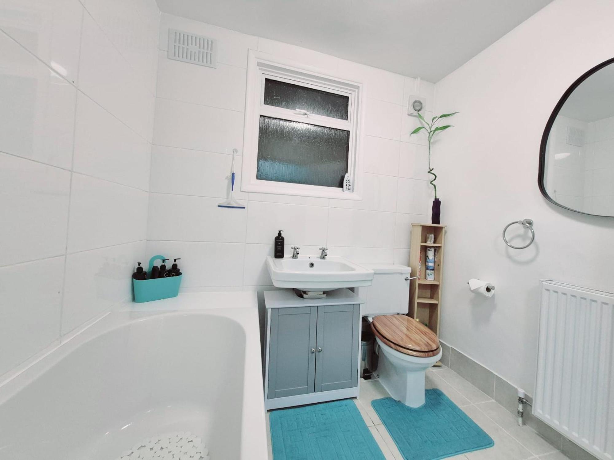 Stylish And Bright Flat In London N8 Turnpike Lane - Piccadilly Line Apartamento Exterior foto
